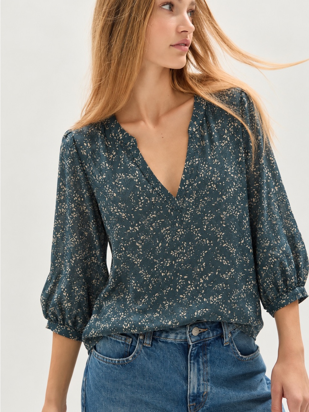 193. Women's Teal Floral V-Neck Blouse